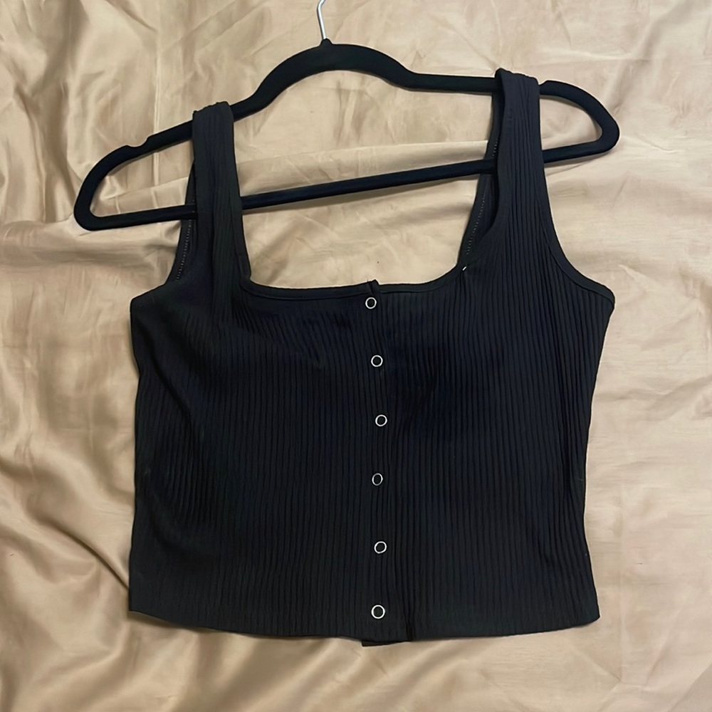 Black crop tank top